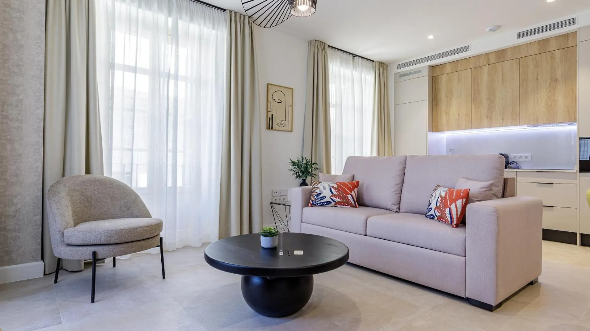 Plaza Del Siglo Suites & Boutique Apartments By Caleta Homes Màlaga
