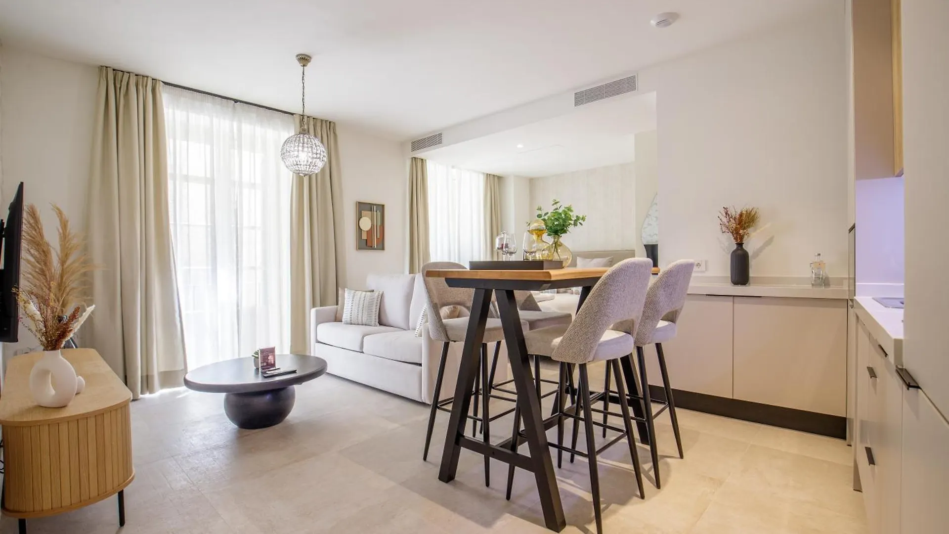 Plaza Del Siglo Suites & Boutique Apartments By Caleta Homes Màlaga