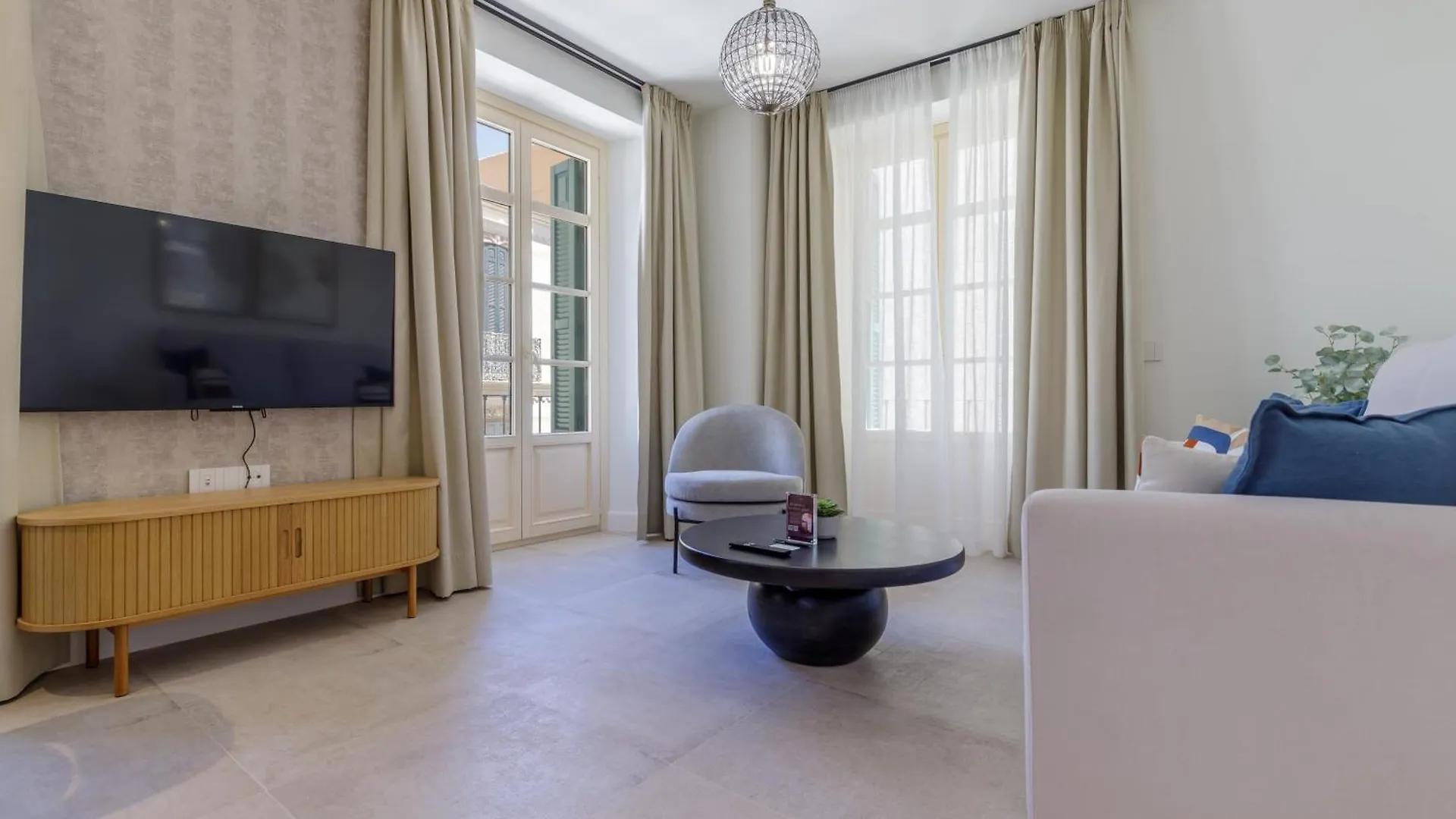 Plaza Del Siglo Suites & Boutique Apartments By Caleta Homes Màlaga