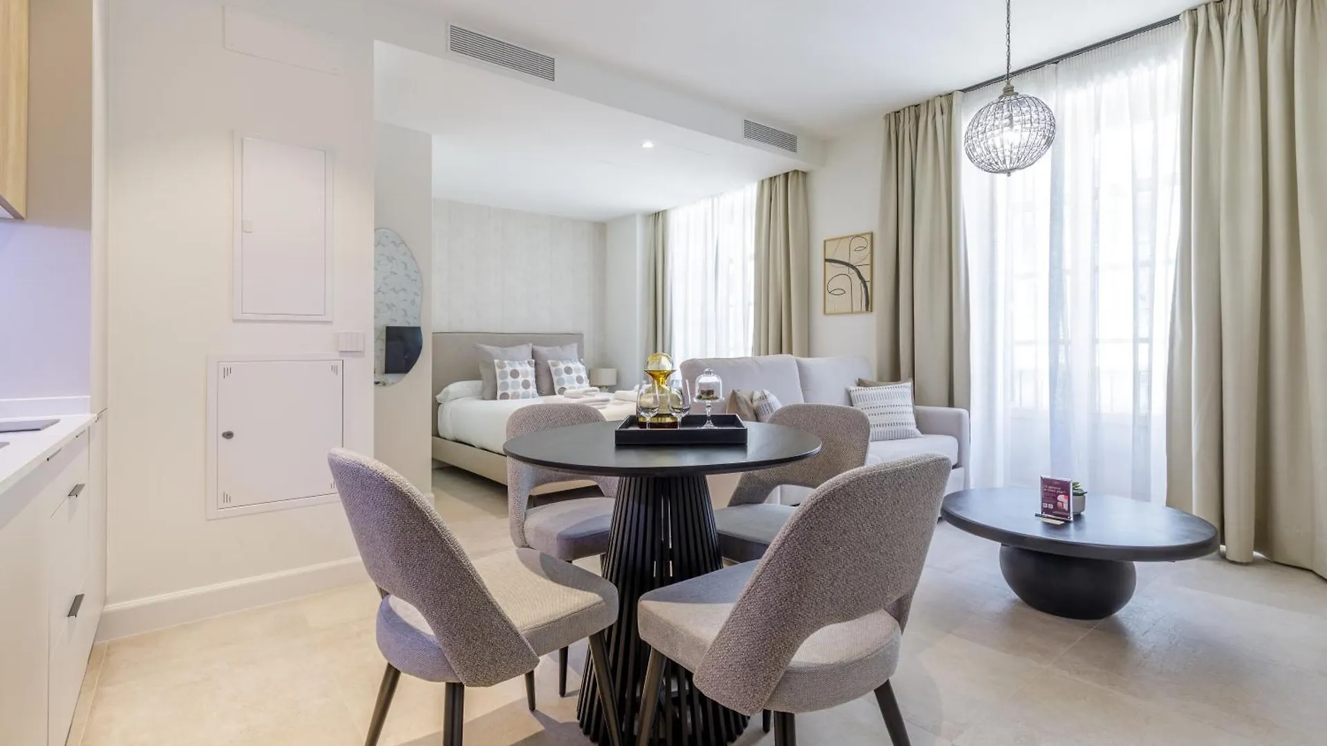 Plaza Del Siglo Suites & Boutique Apartments By Caleta Homes Màlaga