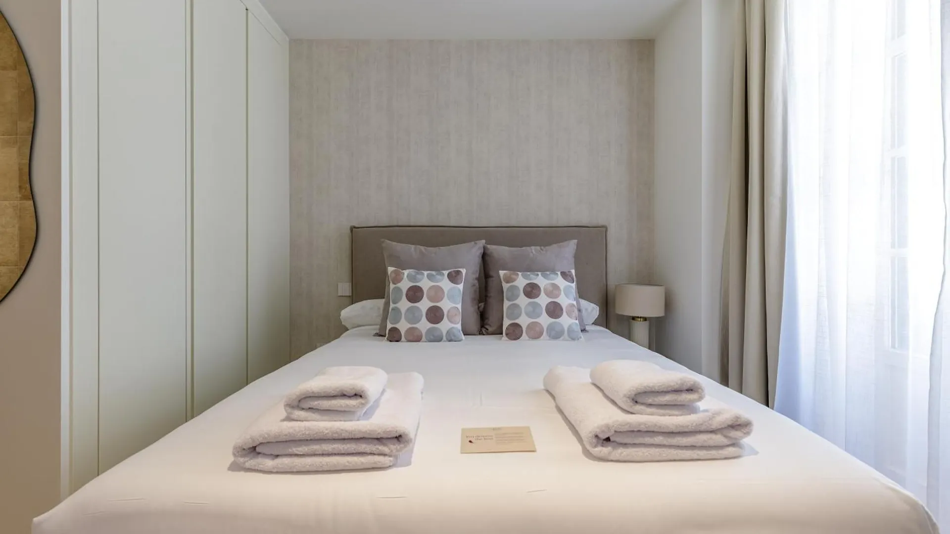 Plaza Del Siglo Suites & Boutique Apartments By Caleta Homes Màlaga