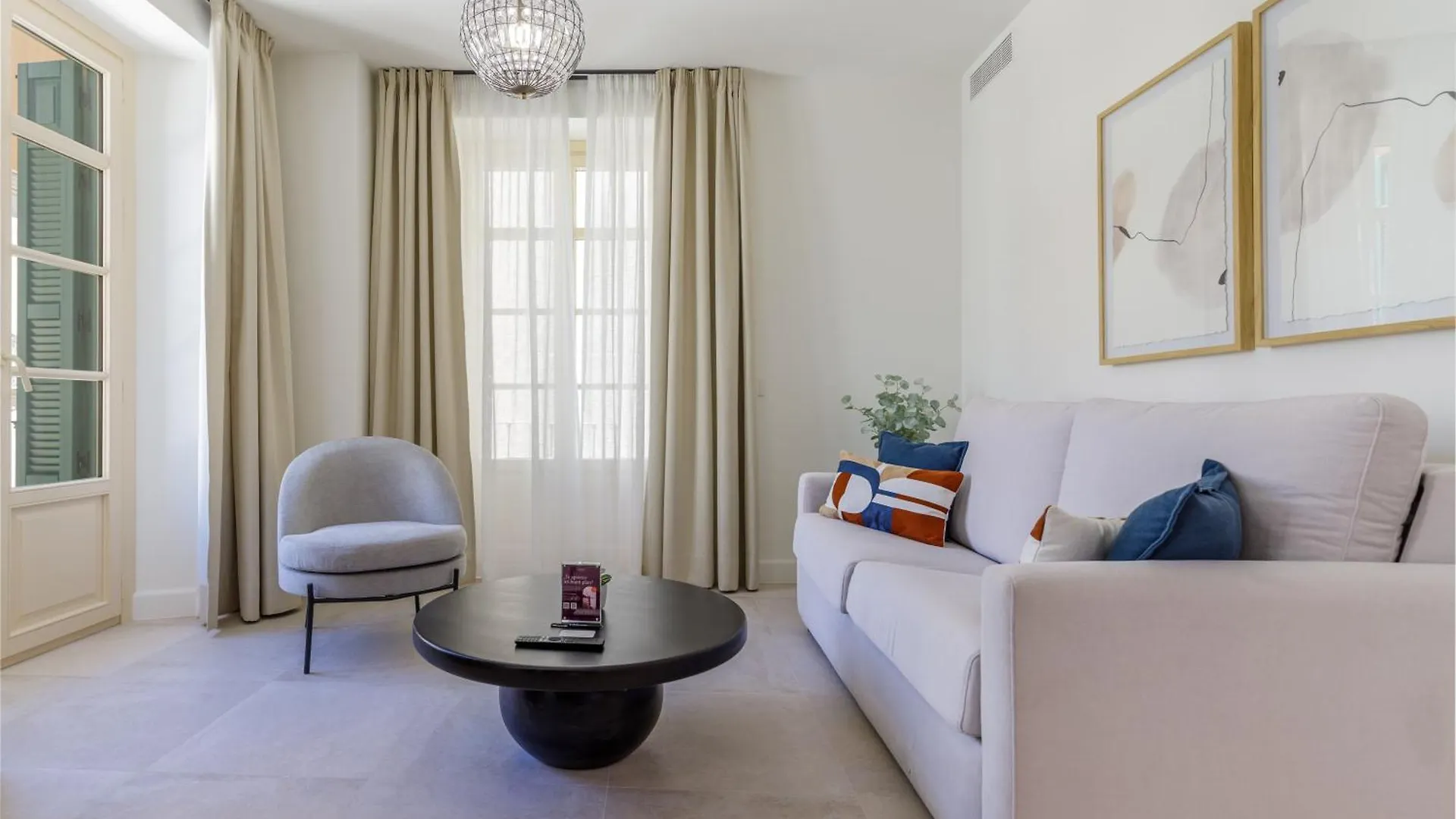 Plaza Del Siglo Suites & Boutique Apartments By Caleta Homes Màlaga
