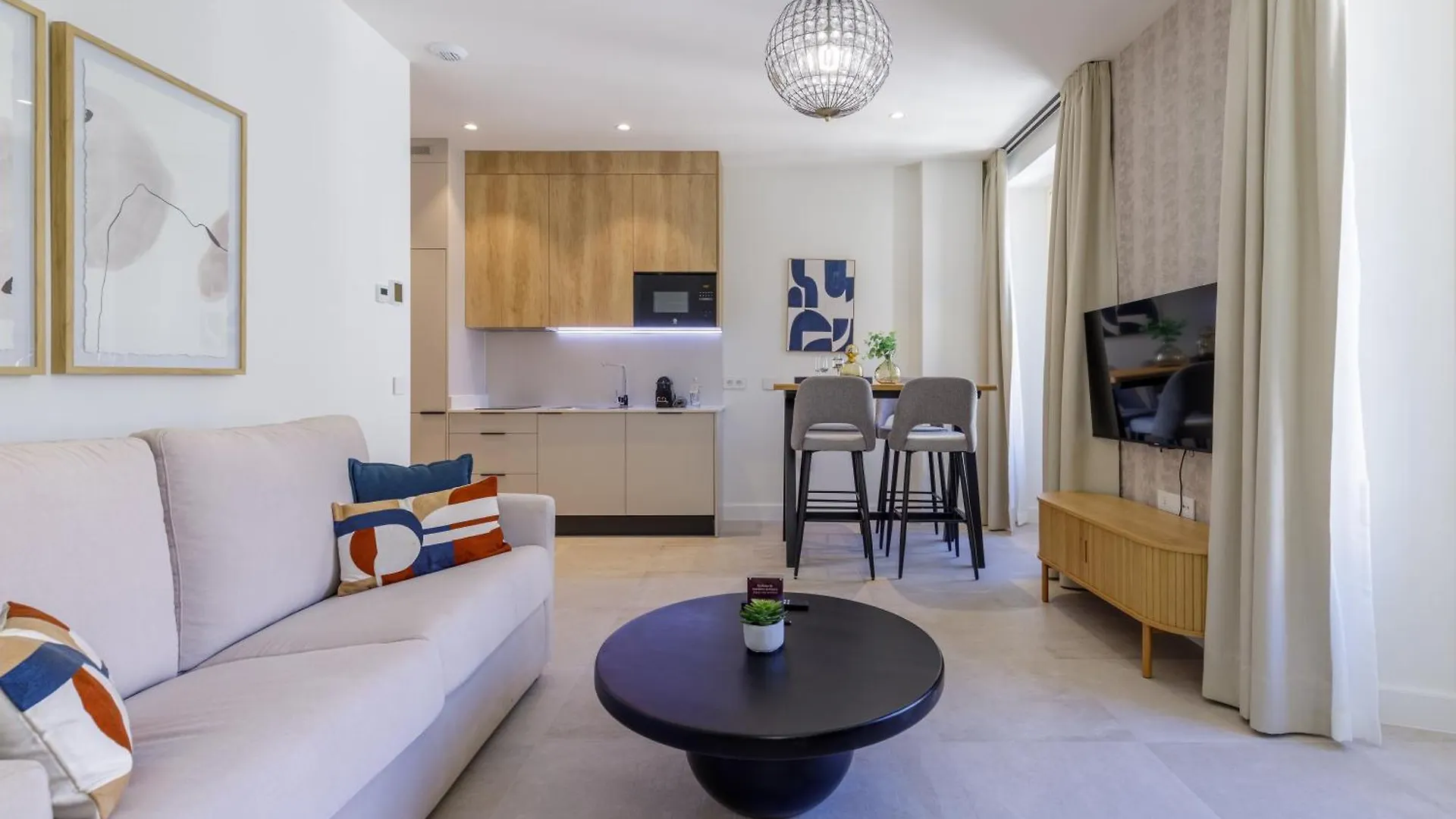Plaza Del Siglo Suites & Boutique Apartments By Caleta Homes Màlaga