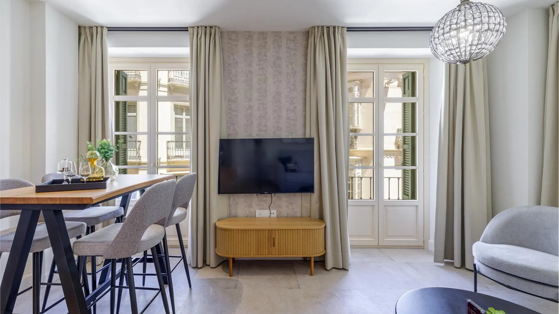 Plaza Del Siglo Suites & Boutique Apartments By Caleta Homes Màlaga