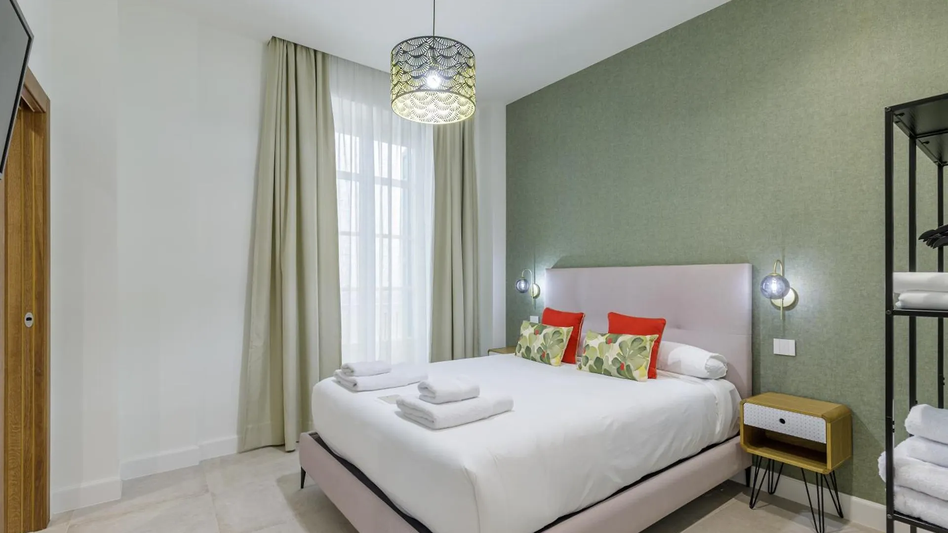 Plaza Del Siglo Suites & Boutique Apartments By Caleta Homes Màlaga