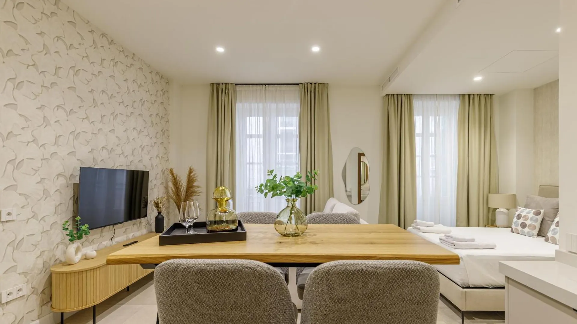 Plaza Del Siglo Suites & Boutique Apartments By Caleta Homes Màlaga